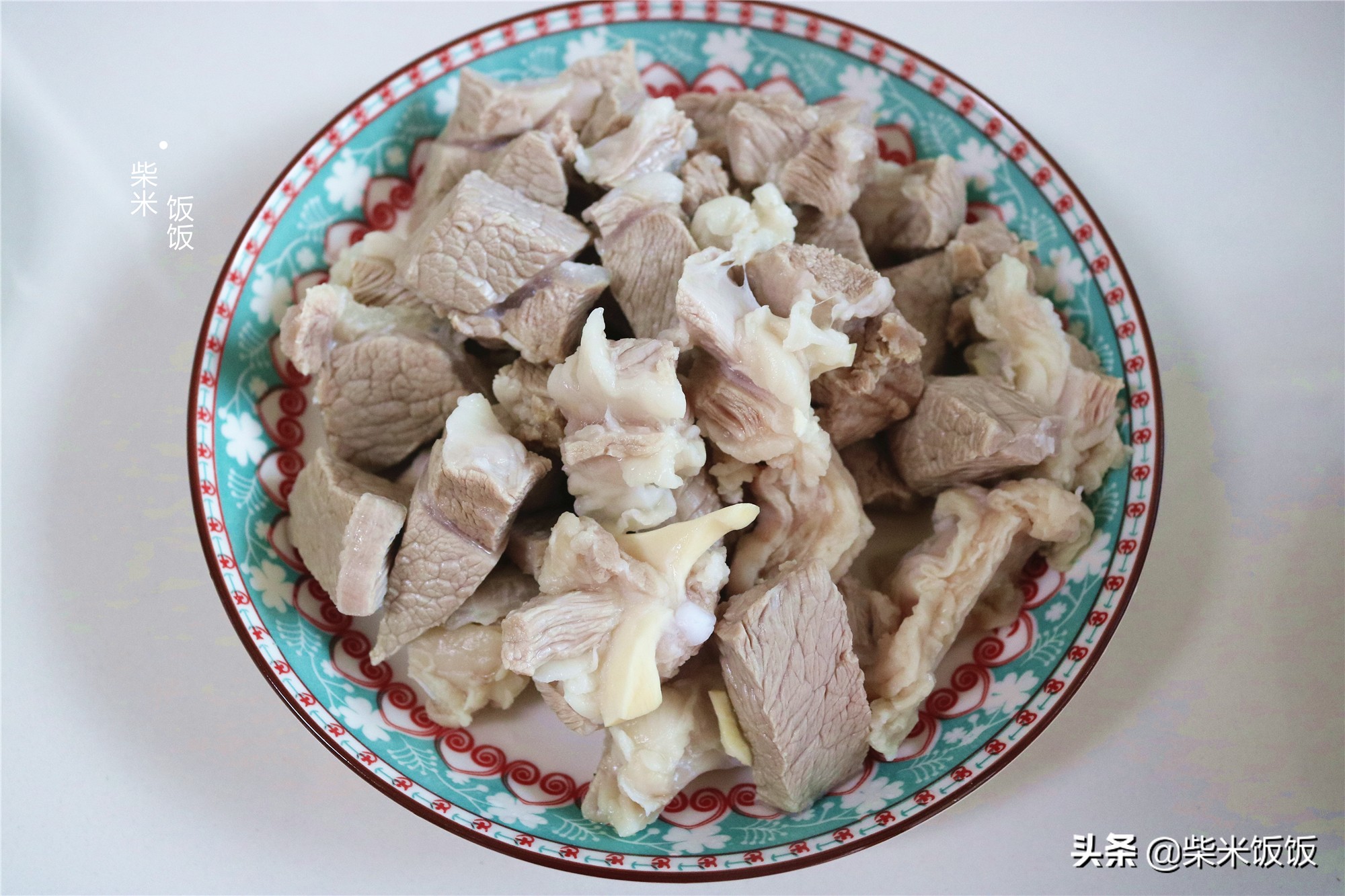 羊肉别总炖汤了，试试这个做法，鲜香又滋补，现在吃最合适