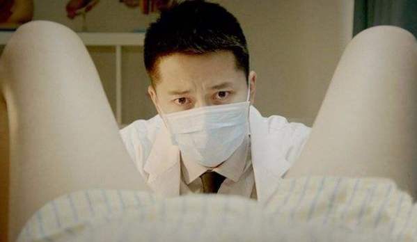 男医生给做“阴超”，是种什么体验？孕妇：比女医生检查得更细致