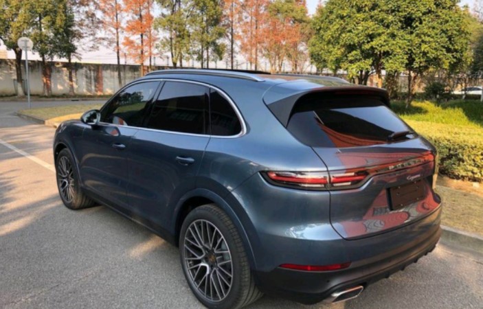 保时捷卡宴怎么样，买一辆3.0T最低配全款落地要多少钱？