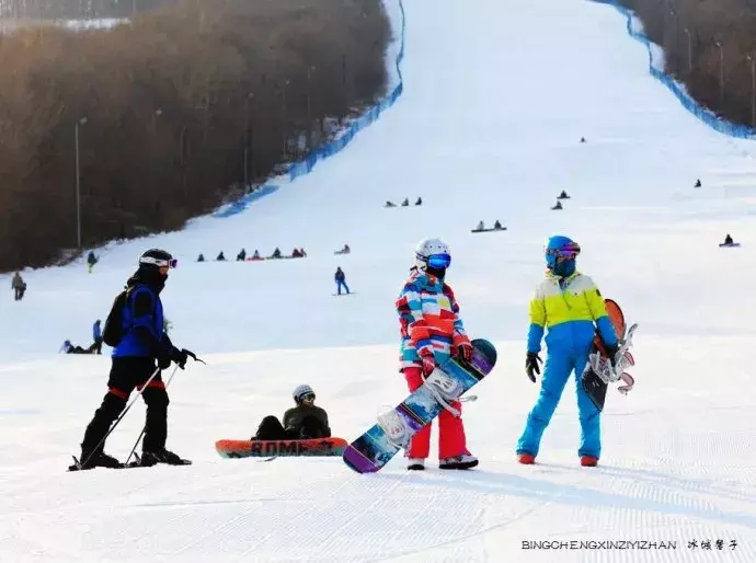 单板滑雪u型场地图(哈尔滨帽儿山高山滑雪场，滑雪发烧友驰骋的乐园)