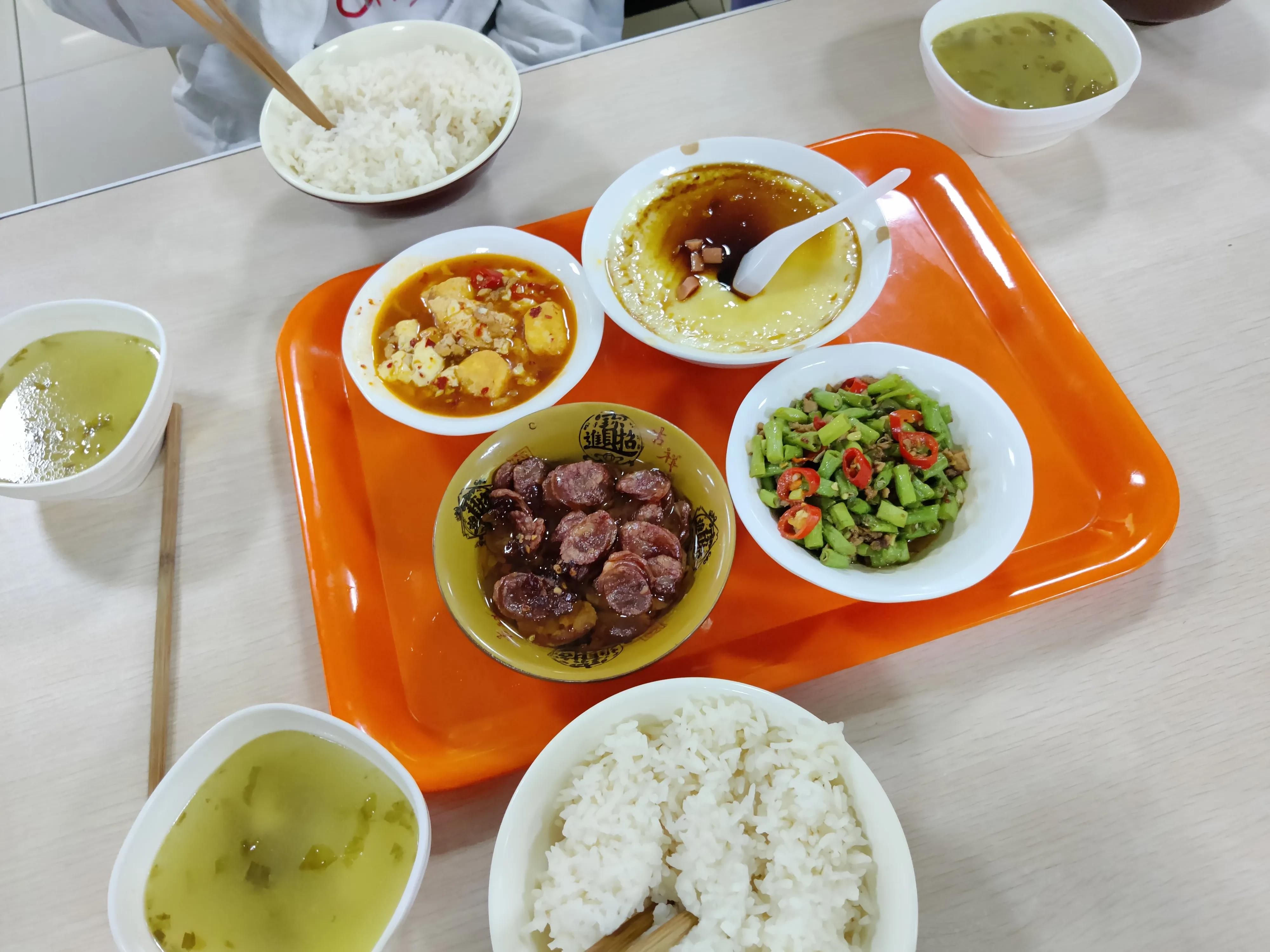 大学生活｜小张同学分享近期在食堂吃的一日三餐