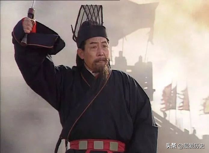 这条恶龙，开启了400年乱世