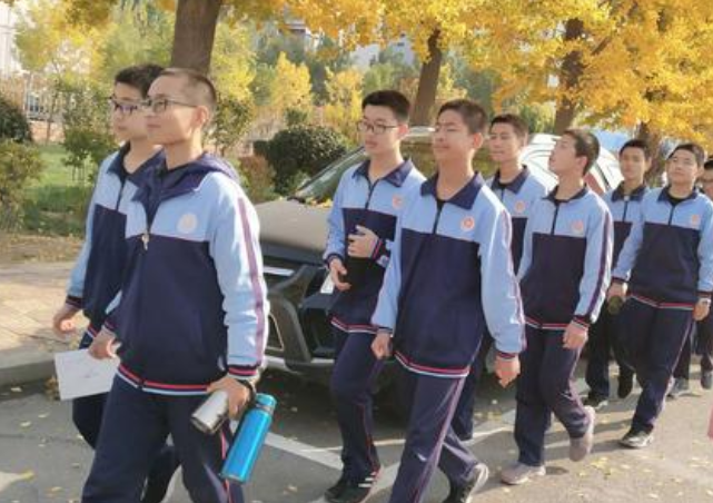 河南这2所高中出名了，被评为清华“优质生源地”，可优先被录取