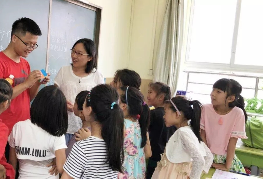 坚守大方学校14年，这位老师深受同事敬重，家长信任，学生爱戴