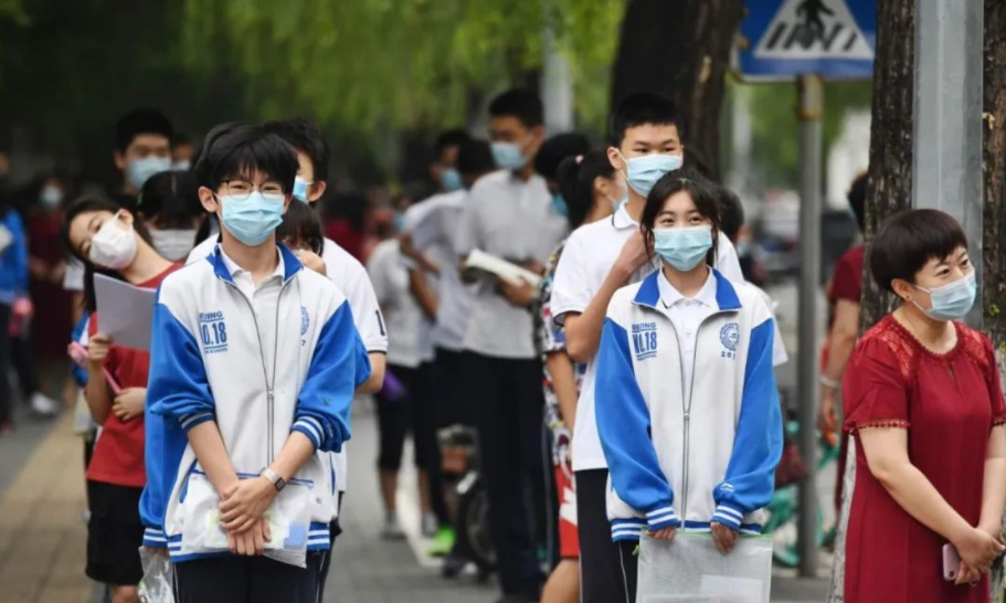 安徽一学生中考权利被剥夺，班主任的说法理直气壮，家长坐不住了