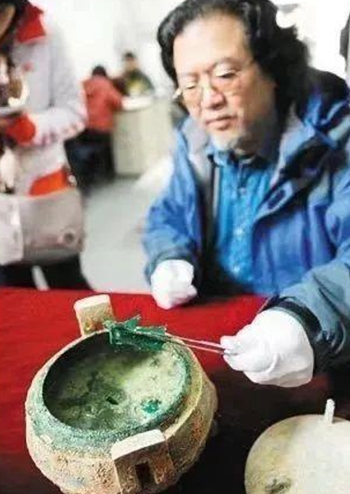 修个机场就探出了3500座古墓，西安快把「墓光之城」的称号坐实了