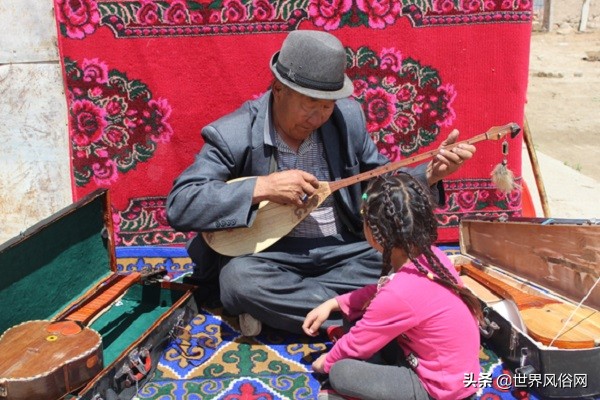 冬不拉是哪个民族的乐器，哈萨克族乐器冬不拉的传说？