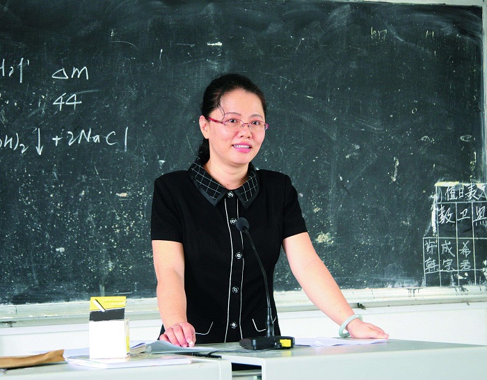 当老师不轻松，当高考的监考老师更难，高考监考之苦无法一语道清