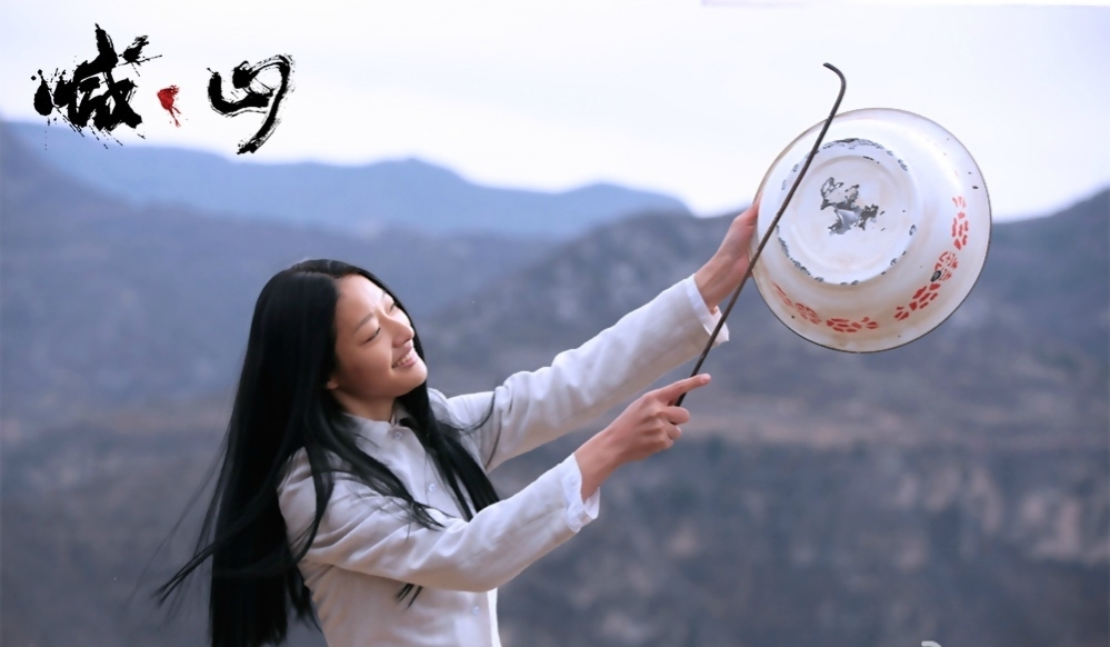 一颗山楂引发的山村血案，牵扯出一个哑巴女人身后隐藏的罪与爱