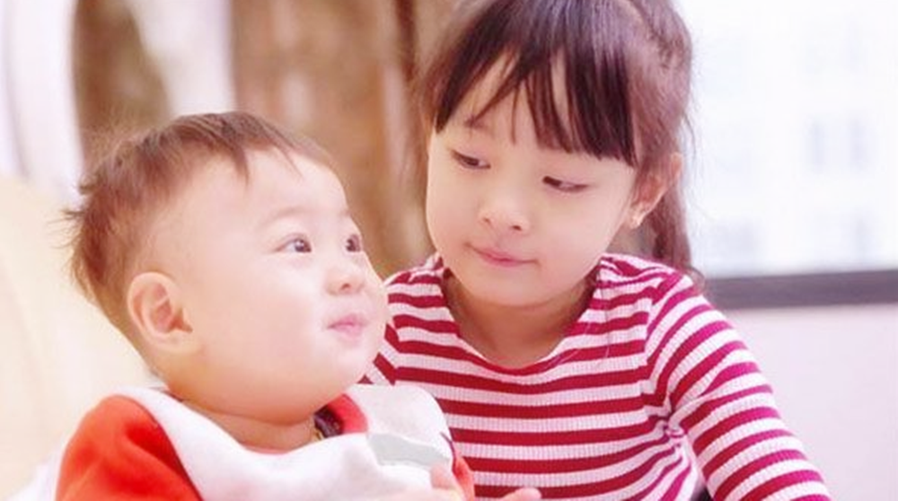 哺乳期再次怀孕，这母乳是断还是不断？‍大宝和二宝要同时兼顾