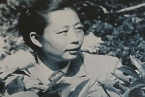 1955年授衔时，十大元帅夫人中有4人被授衔，这位夫人的军衔最高