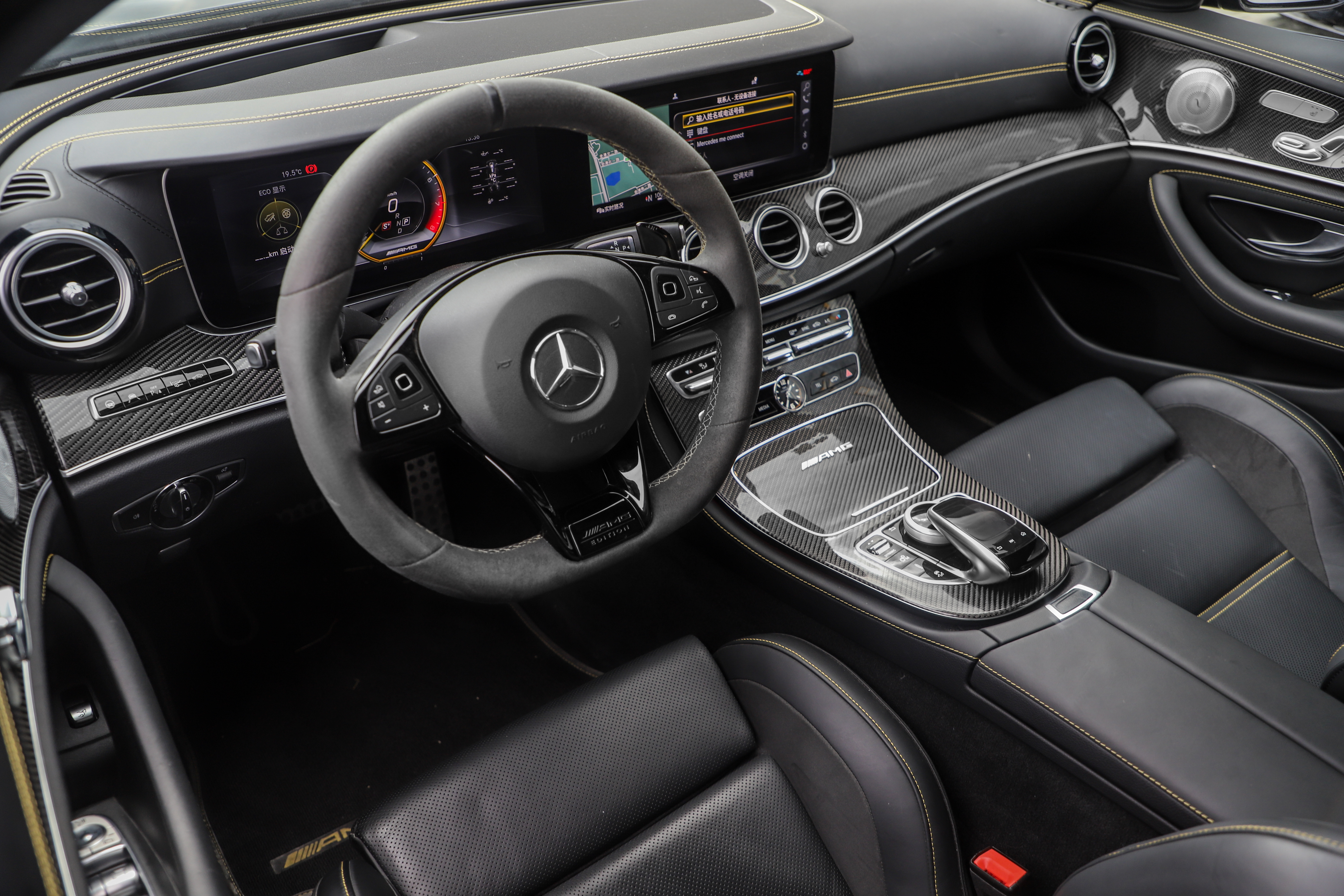 AMG E级双车评测：同门不同命，直6凭何挑战V8？