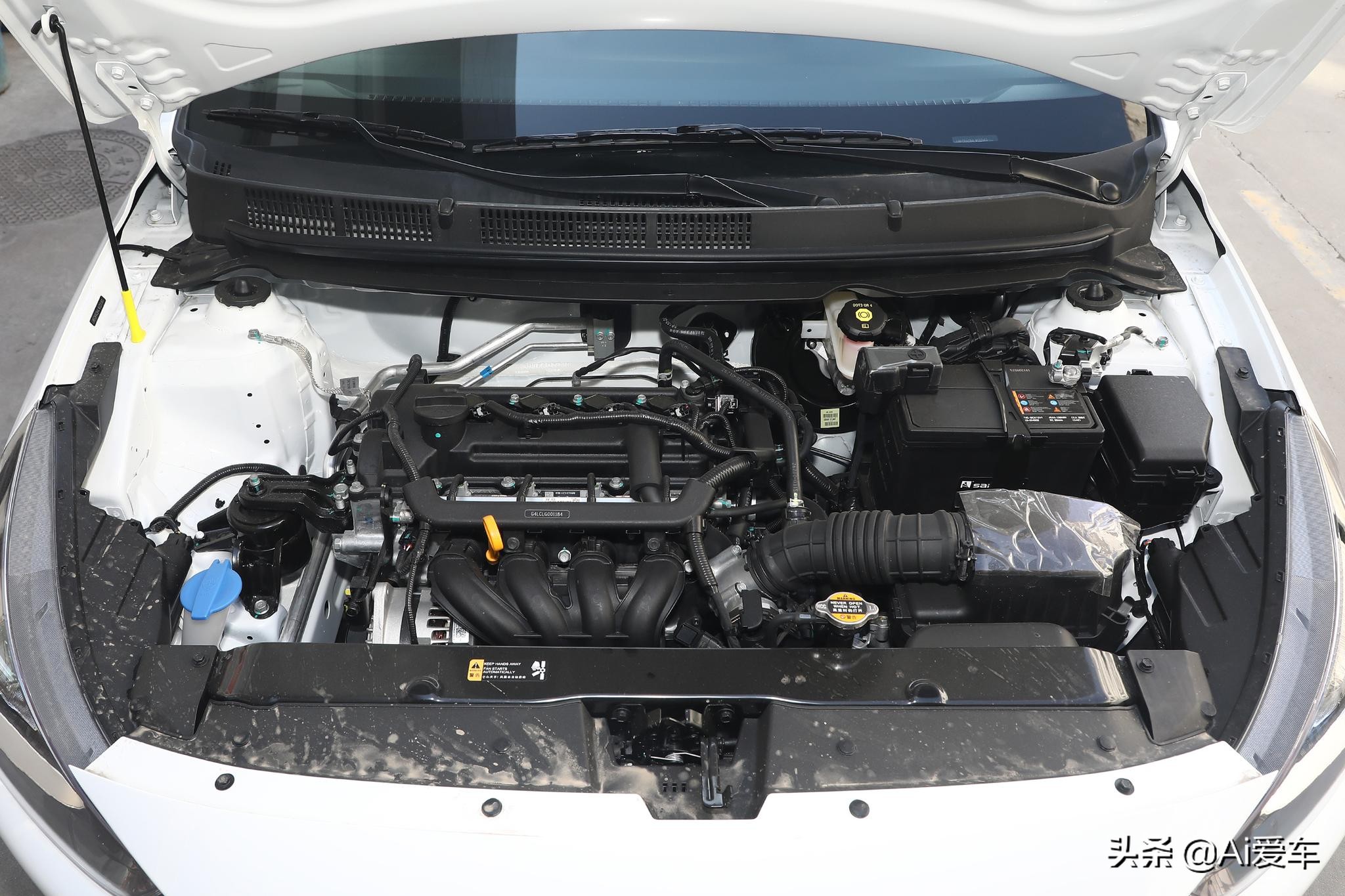 5.1L油耗，极其便宜三厢合资家轿，实惠不输国产车，实拍现代瑞纳