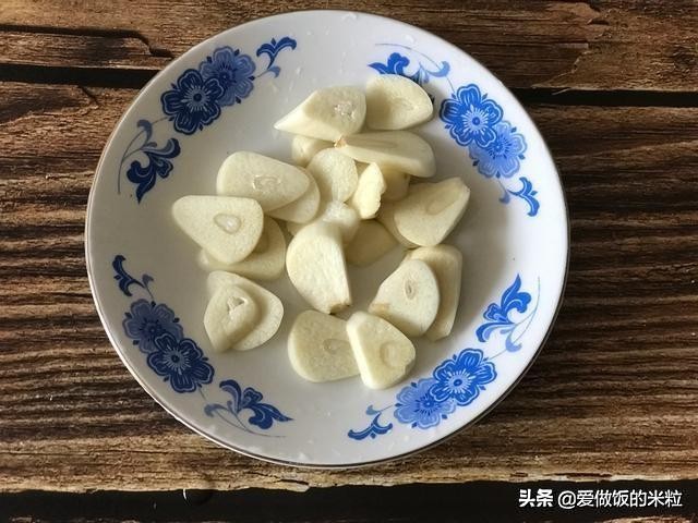 秀珍菇怎么做好吃（家常菜蚝油秀珍菇口感脆嫩味道鲜美）