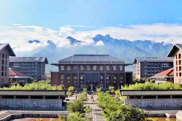 这所大学，虽然不是很出名，但是行业内却一点也不比985大学差