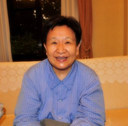 30岁的李讷被催婚，毛主席：你和工人结婚可以，和农民结婚也可以