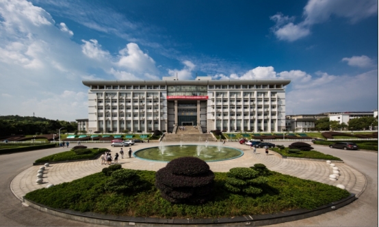 国内比较“憋屈”的三所大学，受地理位置影响，一直“默默无闻”