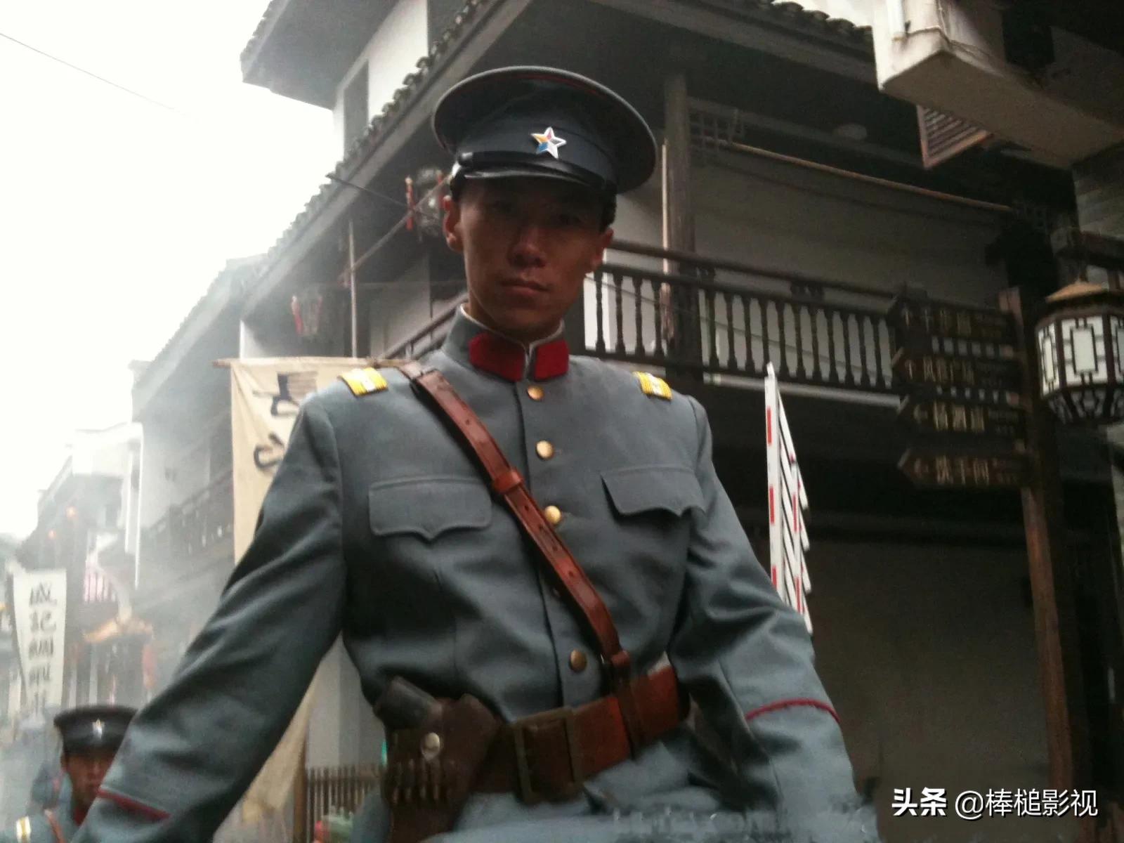 小鲜肉就别演军人了，让这10位硬汉男星告诉你，什么才是军人形象