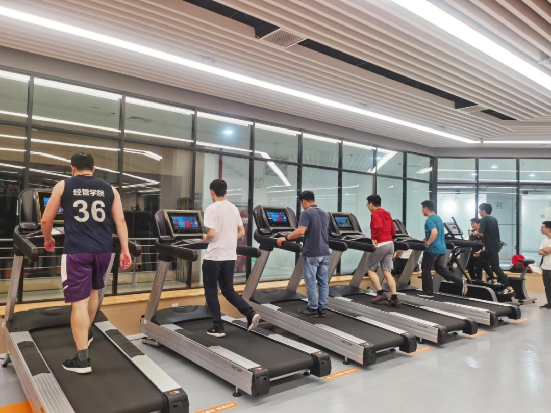 夏日运动好去处+1！江湾校区综合体育馆等你来！