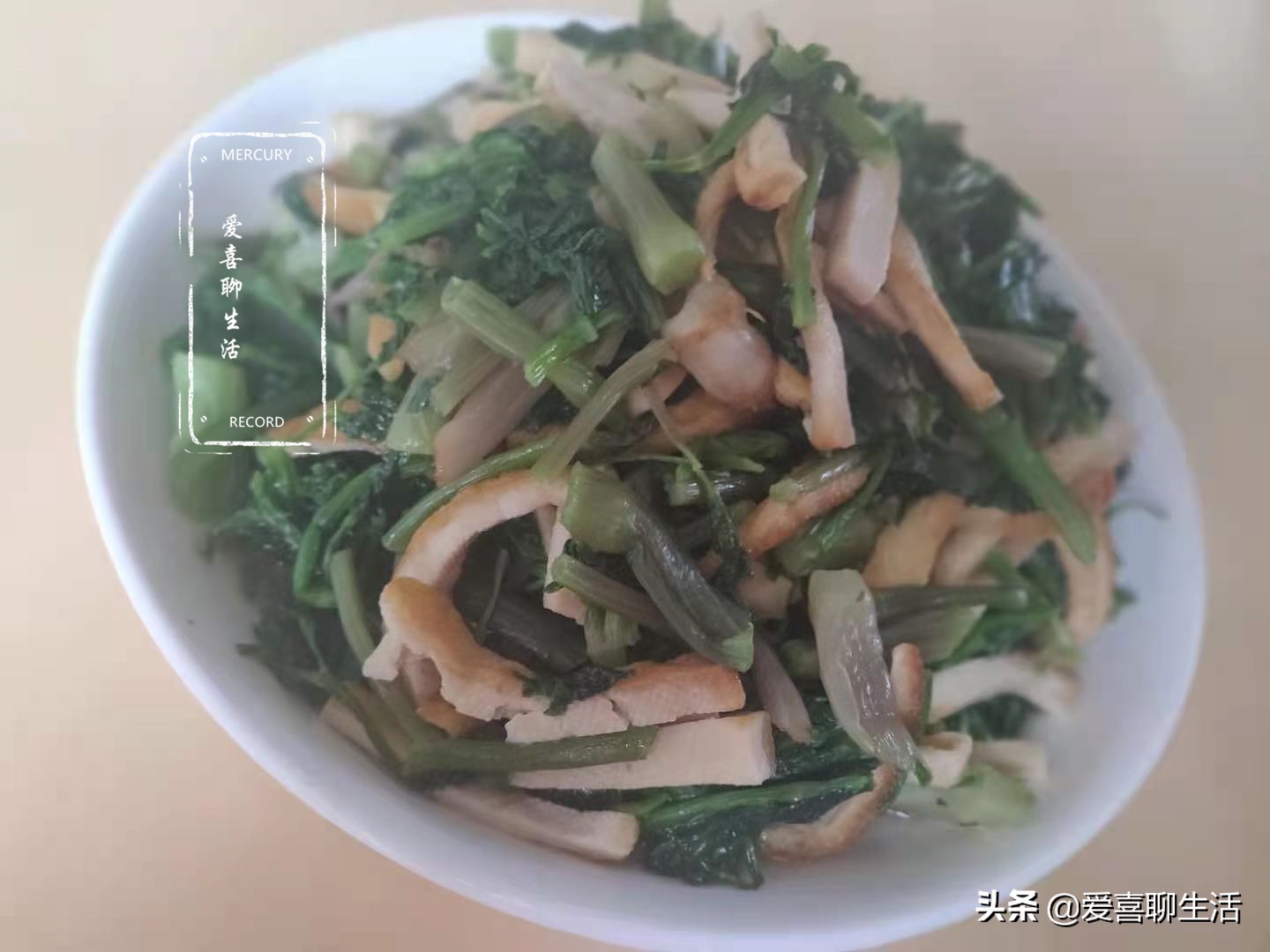 野芹菜怎么做好吃（12分钟教你制作好吃的豆干炒野芹菜）