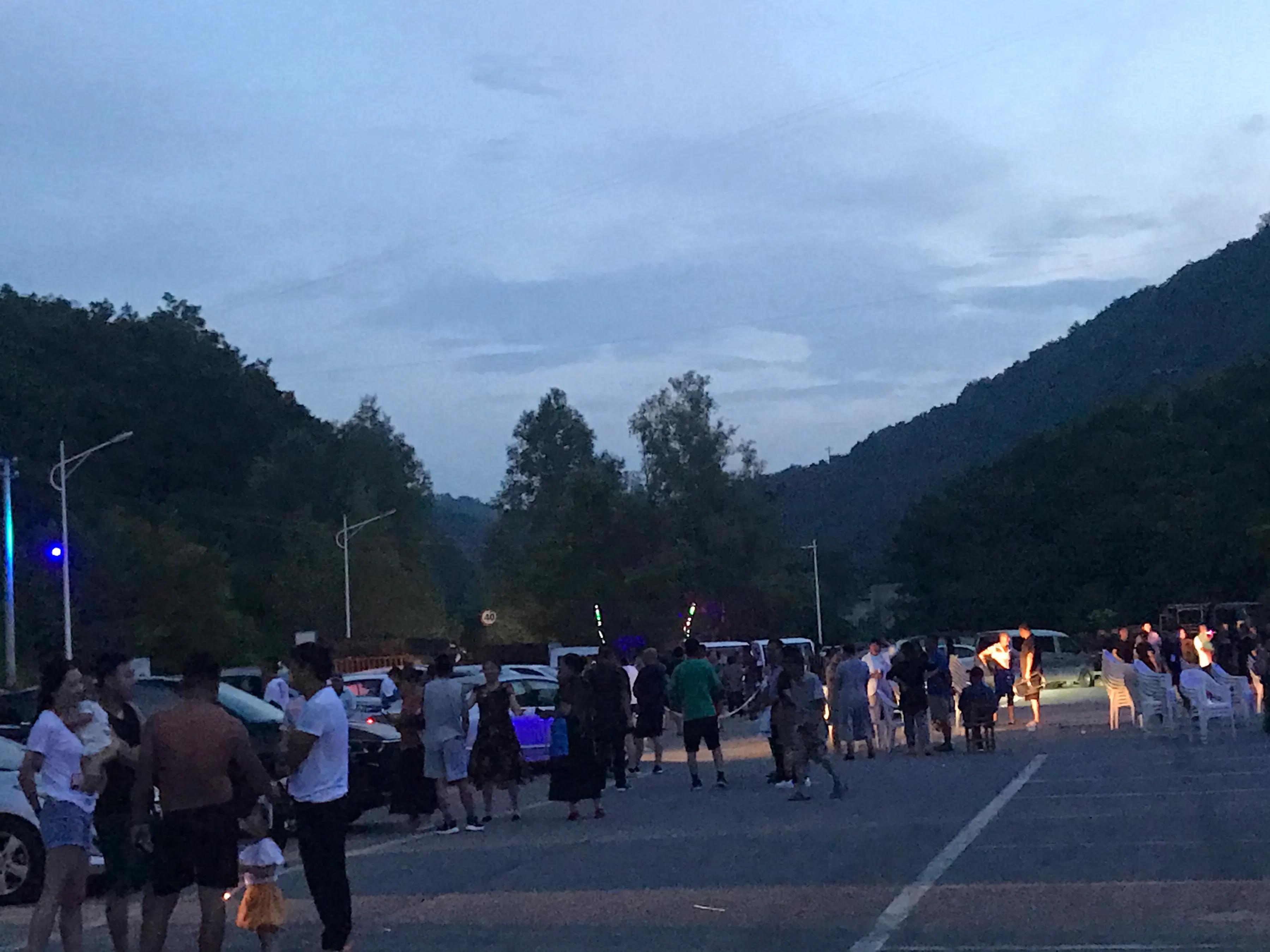 绚烂的鞍山市药山之夜，这个夜晚非常美丽