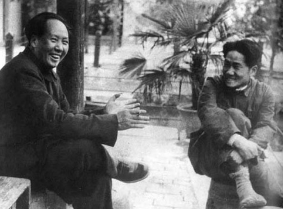 建国初期，毛主席得知竟有官员建二层别墅，怒吼道：拉出去枪毙了