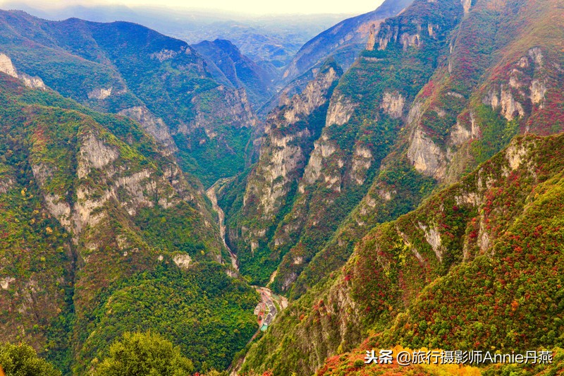 重庆巫山正是漫山红叶正艳时，这条赏秋小众线路，绝不能错过