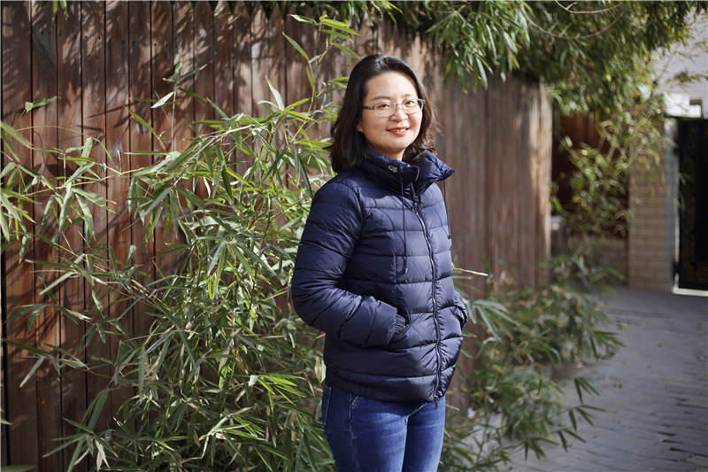 让孩子摘果子、玩泥巴、喂母鸡粮食的“森林幼儿园”，你会选择吗？