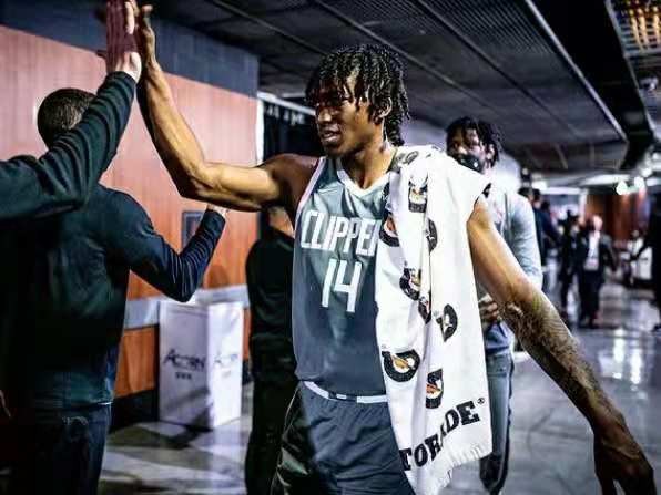 nba历史上有哪些强硬的球员（球队的灵魂！盘点现役NBA最强硬的十大角色球员：湖人悍将入选）