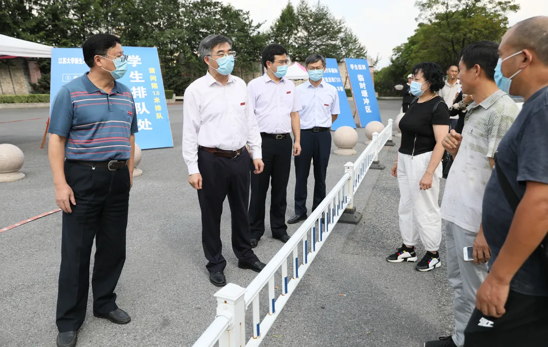 萌新你好 | 终于等到你！2020江苏大学新生报到现场直击