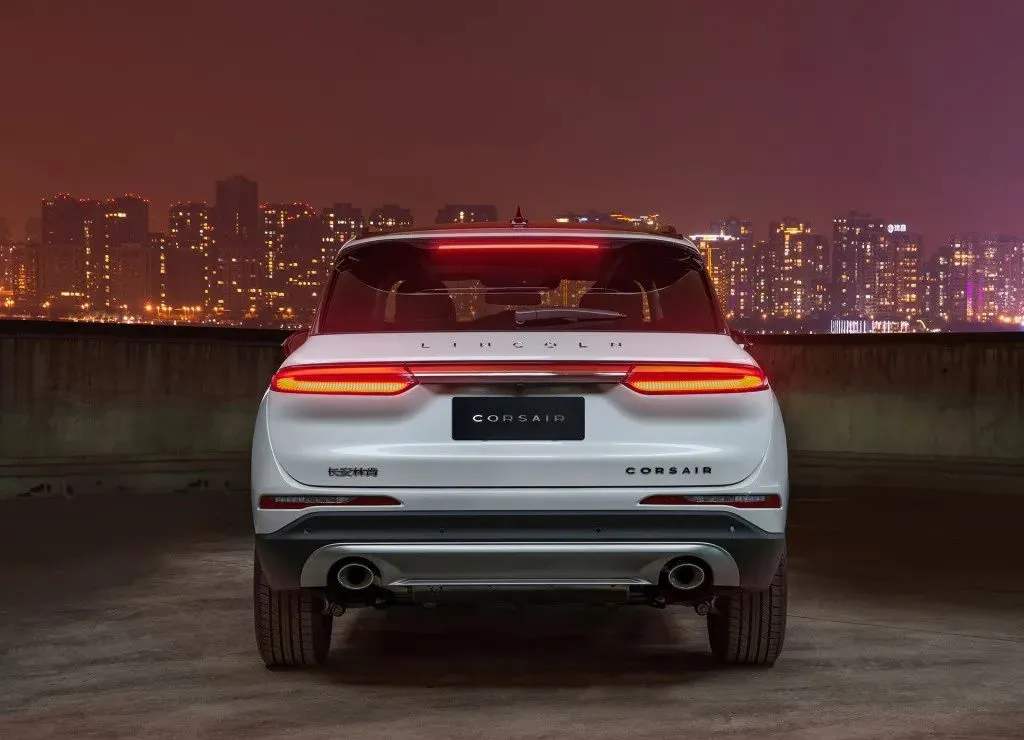 同是20万级豪华SUV，美系林肯和BBA，到底差距有多大？