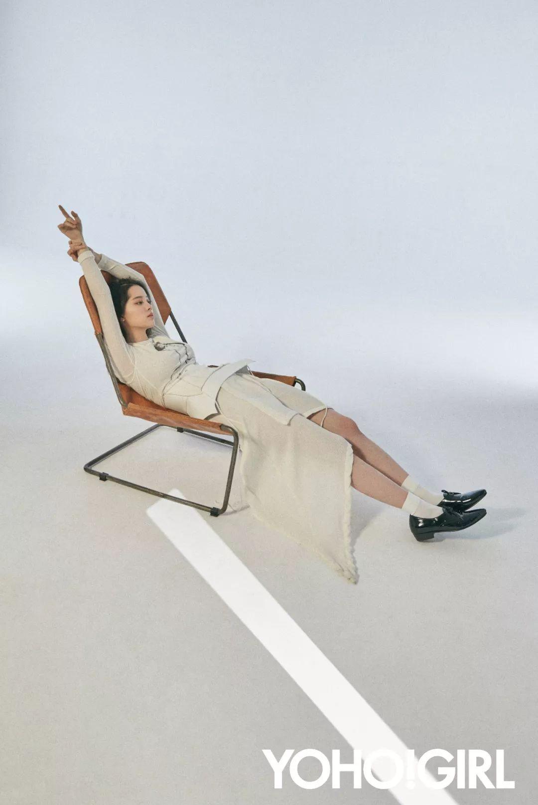 欧阳娜娜的大学暑假如何度过？「19岁不是给自己放假的年龄」