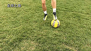 足球运动员训练计划（29个足球步法训练以及训练计划）
