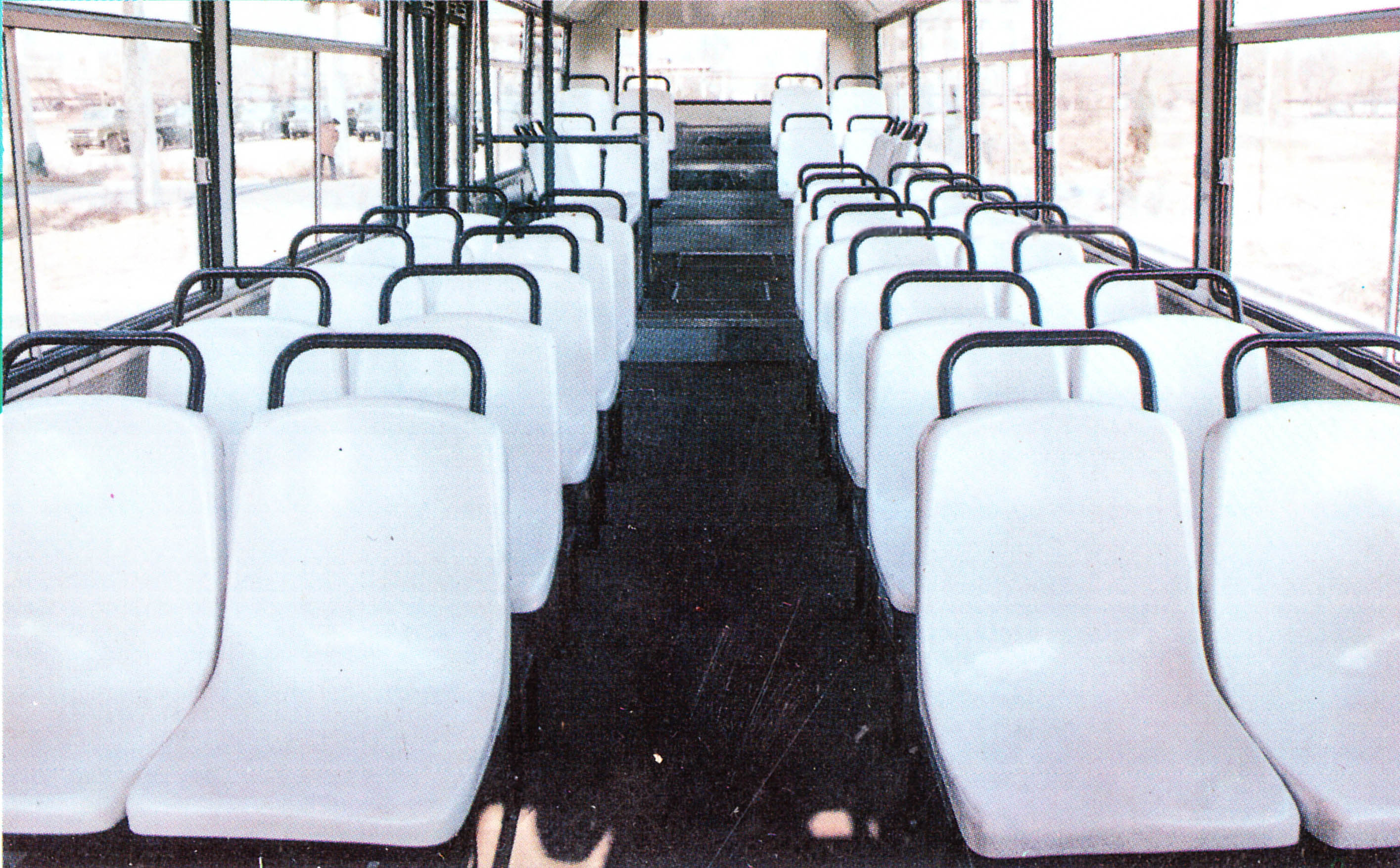 客车底盘,其中利用丹汽dd6120hc1及dd6120hj2型底盘试制成dd6120h1/h2