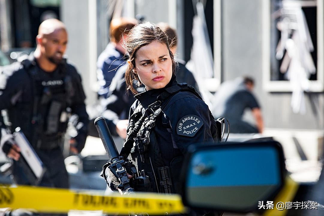 美剧《反恐特警组》洛杉矶警察局的格言是——to protect and to