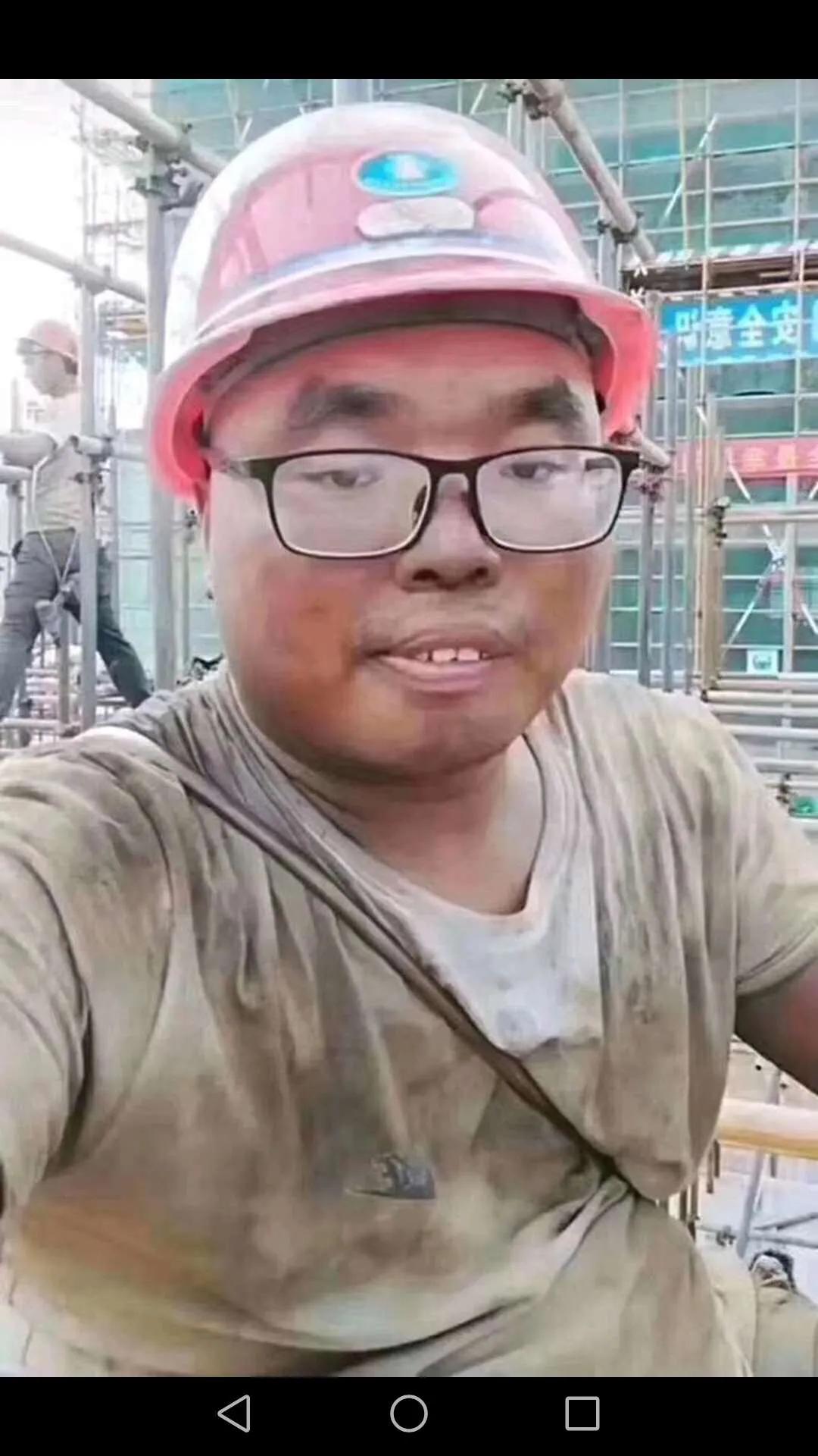 农村小伙与成都美女大妈的真爱故事,让工地搬砖小伙又相信了生活