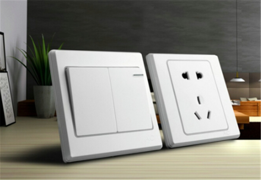 开关插座10元和300元的有啥差别?家用到底选哪种好?