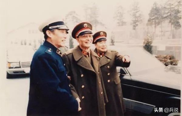 26军迟到长津湖，美军逃之夭夭，军长政委检查反省，师长政委撤职