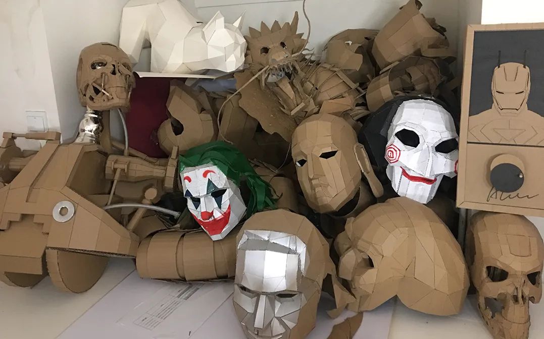 我用纸皮给儿子做了个钢铁侠头盔没想到在b站一夜就火了