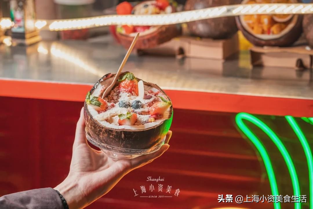 逛圣诞集市(欧洲圣诞集市闪现外滩，不排队打卡100 网红美食)