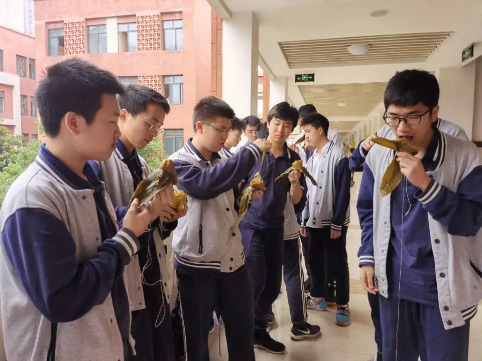 真诚感动 绝非偶然——重庆市渝高中学