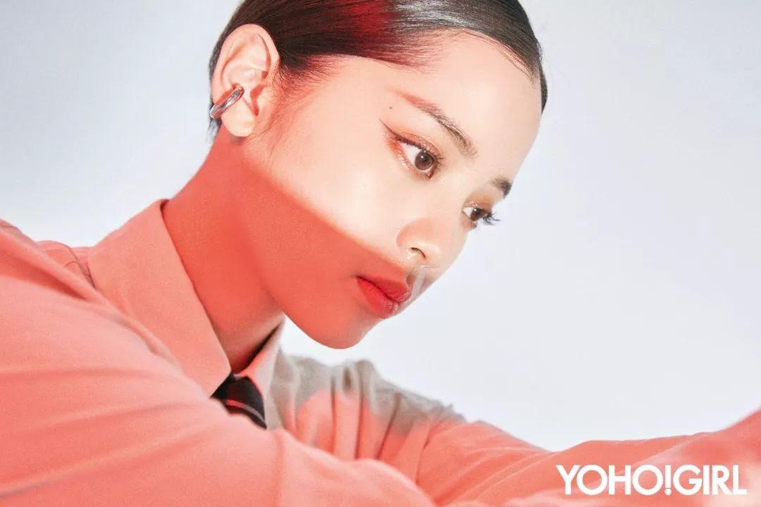 欧阳娜娜的大学暑假如何度过？「19岁不是给自己放假的年龄」