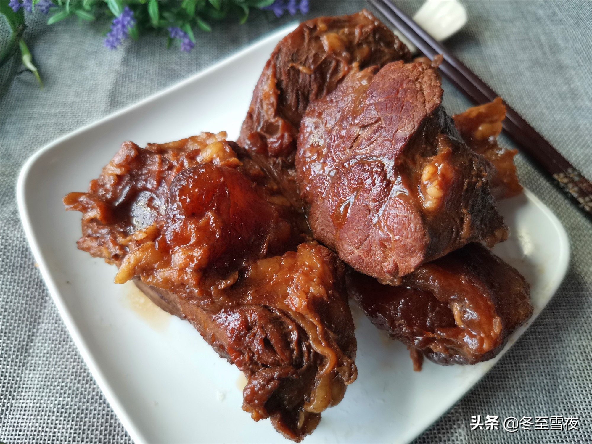 酱牛肉的家庭做法，颜色红润，酱香味浓，牛肉紧致，切片不散