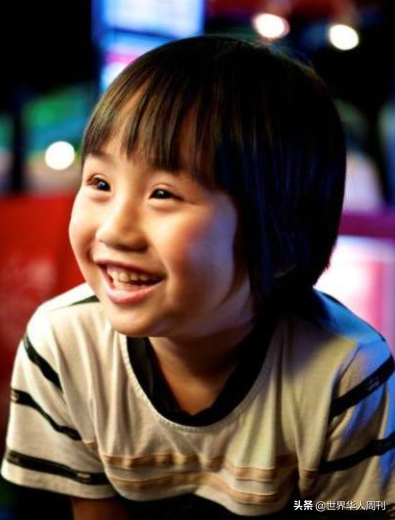 ​2岁出道年赚百万，被父母当提款机的童星小小彬，现状令人唏嘘