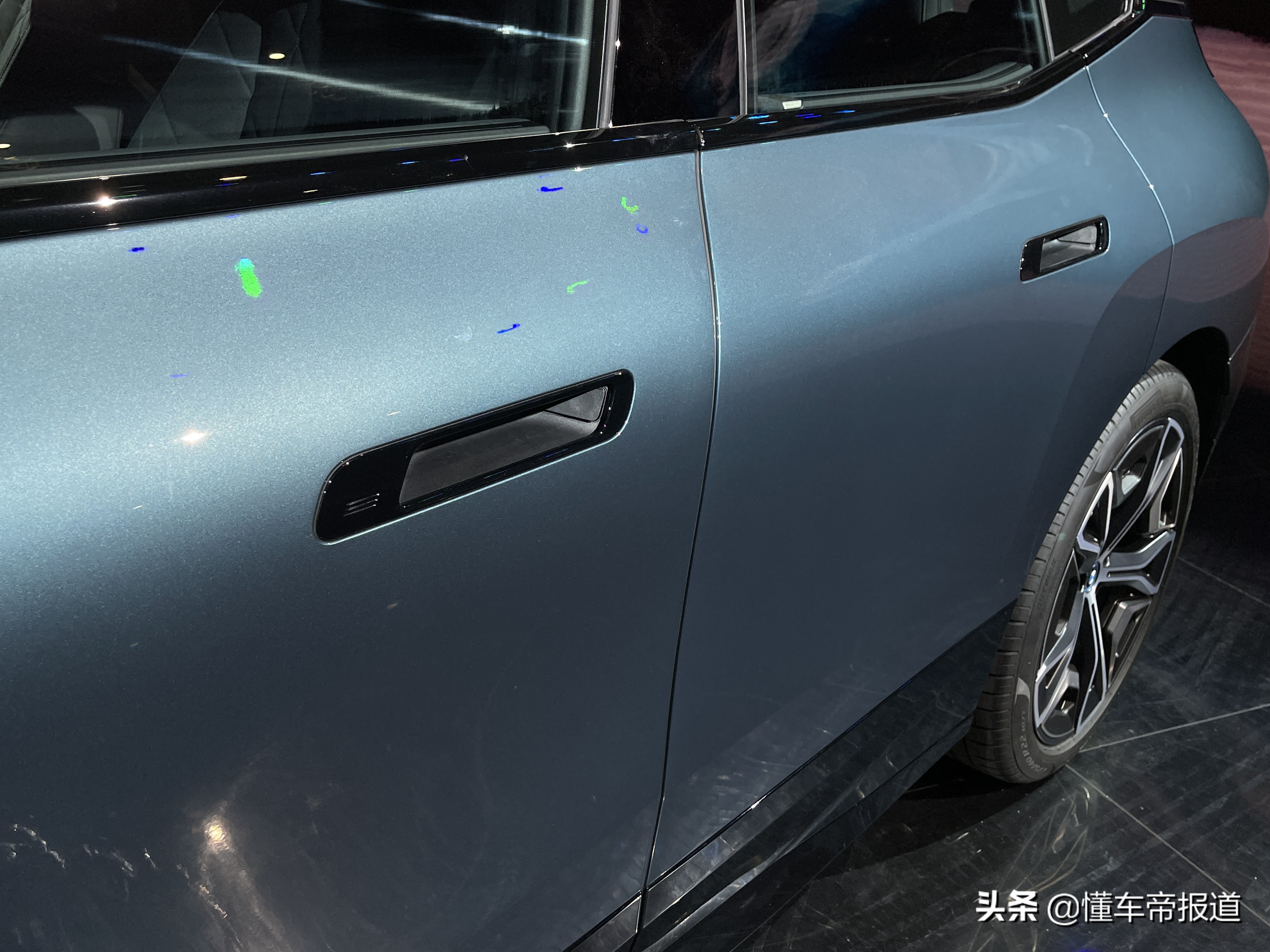 新车｜开启电动新篇章 实拍解析宝马iX