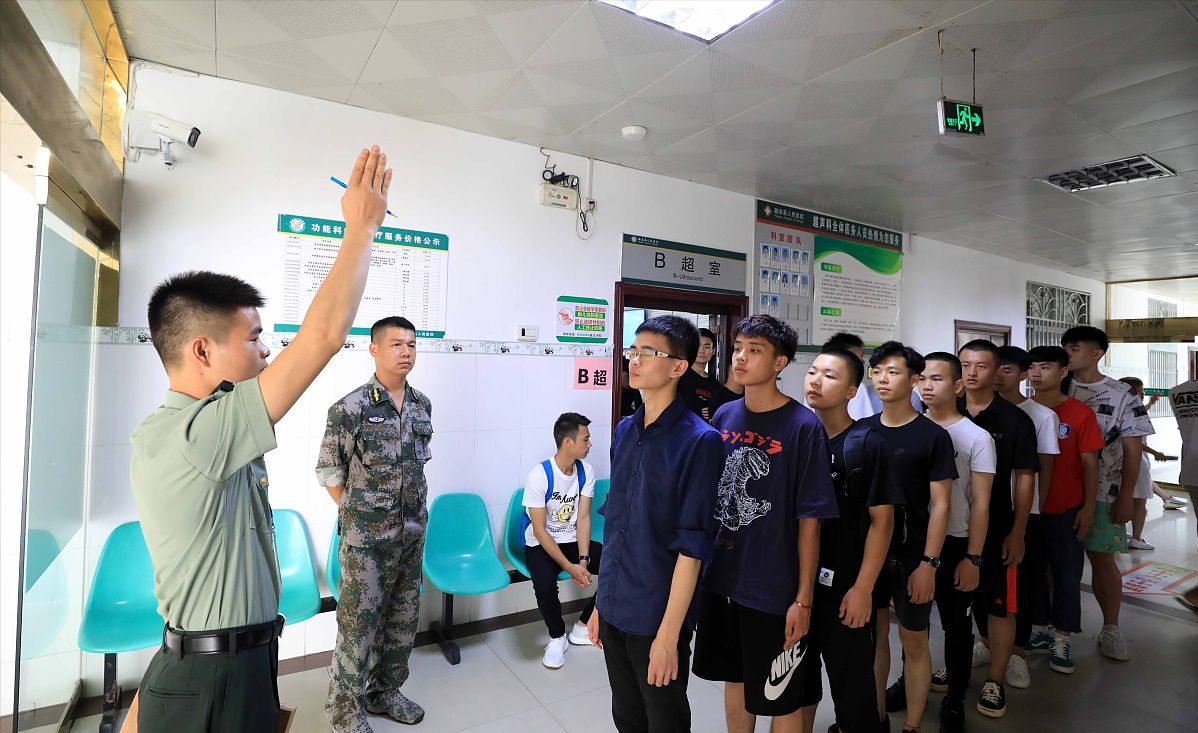 在部队考军校和在地方考军校有4大区别，想当军官最好提前了解