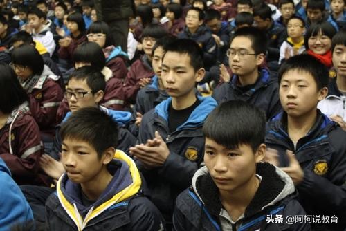 学霸查询高考成绩0分！父母伤心欲绝，老师却表示：清华北大稳了