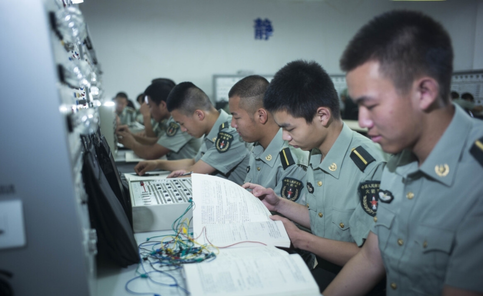 专科大二去当兵，未来求学就业有好处，但同时还有一些弊端要了解