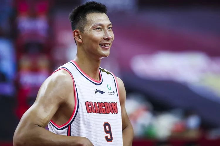 为什么cba外国人多(为什么CBA不能像NBA一样，人员流动？原因有3点)