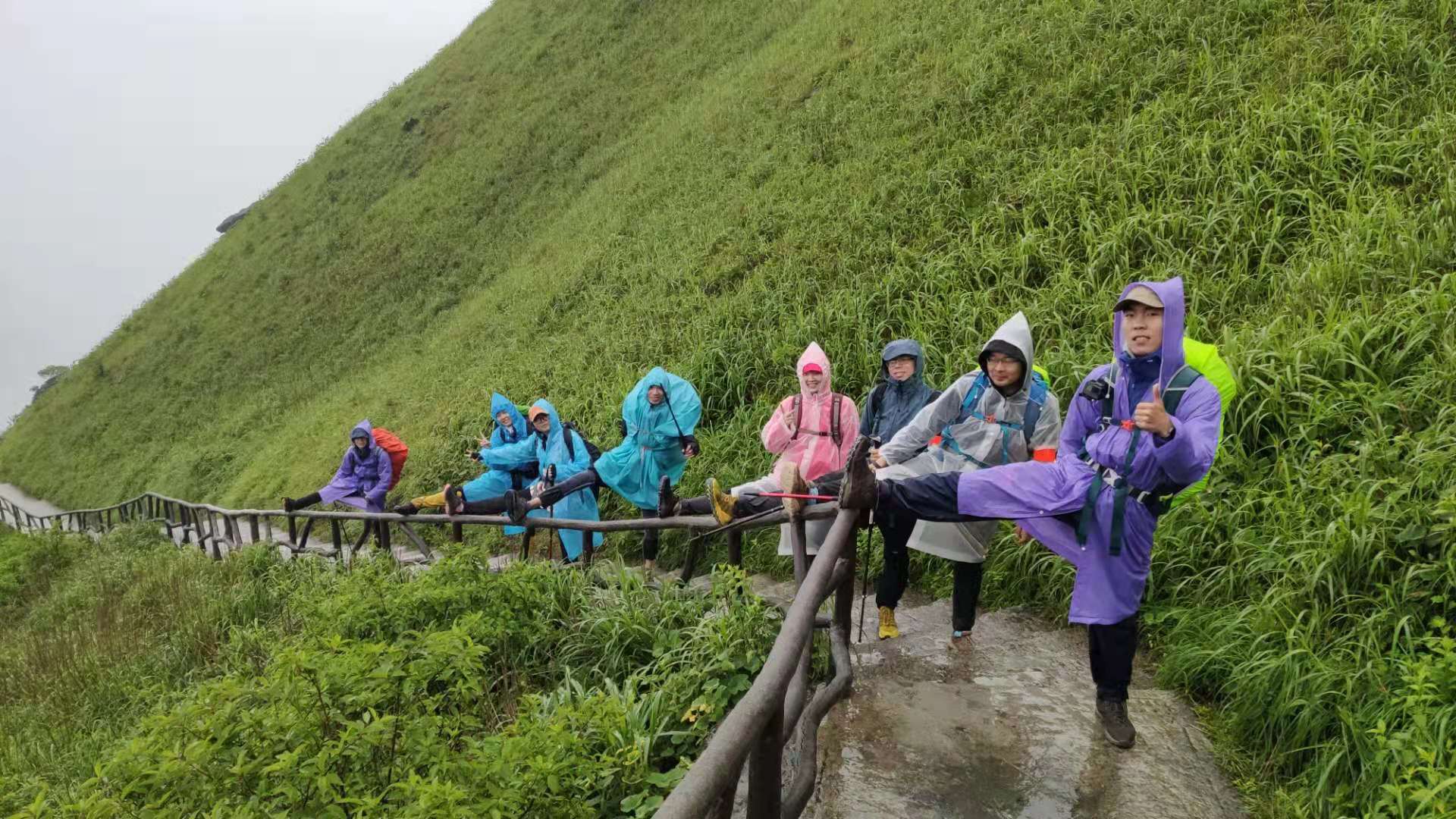 武功山海拔多少米(爱恨武功山，一生一定要去一次的徒步天堂)